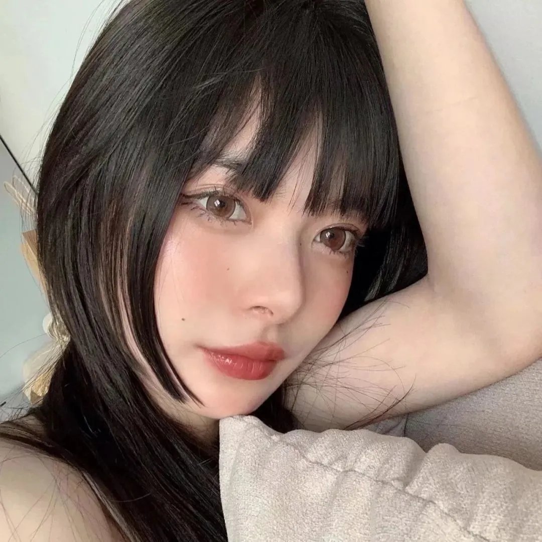 月亮中的亚马逊女人
